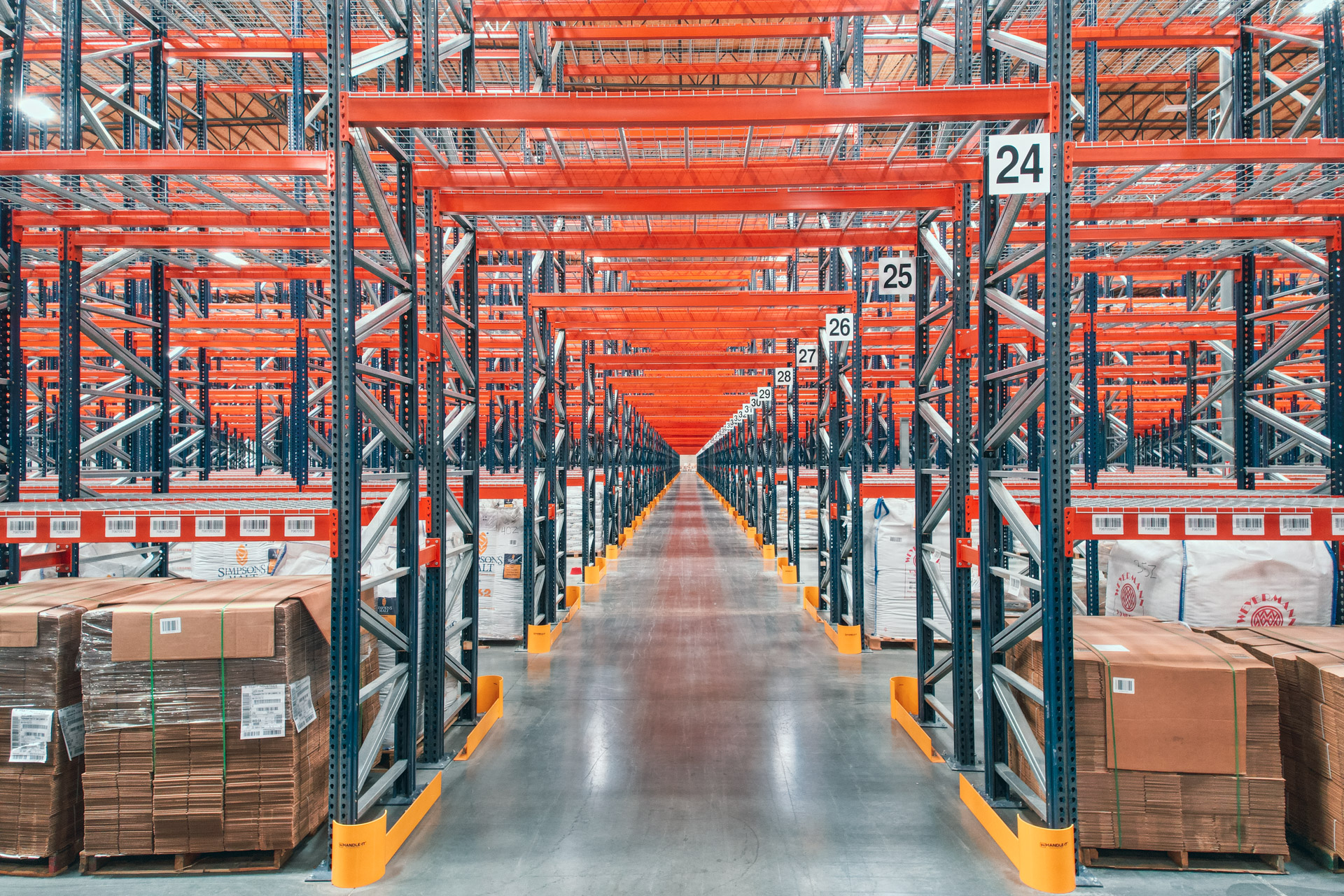 Industrial pallet racking installation in Farragut warehouse